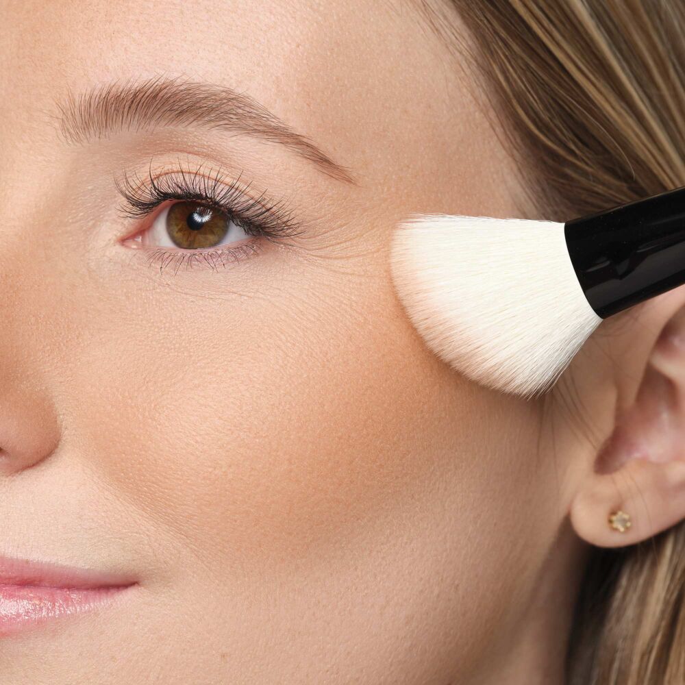 ARTDECO Bronzing Powder Compact Long lasting odstín 80 natural bronzujicí pudr 10 g - Obrázek 2